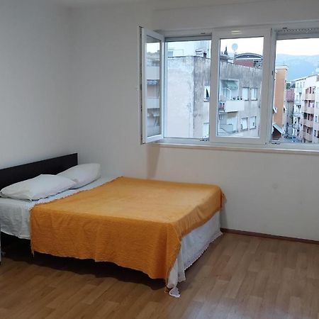Room With Private Toilet And Terrace In City Center In Shared Apartment Split Ngoại thất bức ảnh