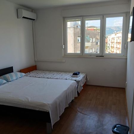 Room With Private Toilet And Terrace In City Center In Shared Apartment Split Ngoại thất bức ảnh