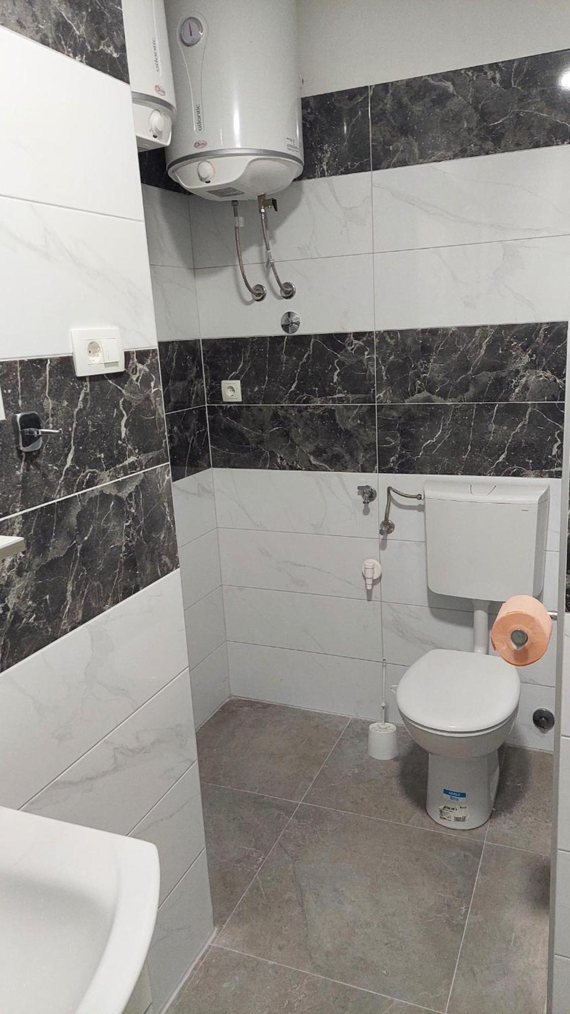 Room With Private Toilet And Terrace In City Center In Shared Apartment Split Ngoại thất bức ảnh